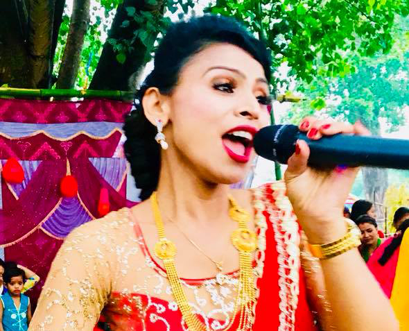 क्रिसमस डेमा साहिमाले दर्शक नचाउने