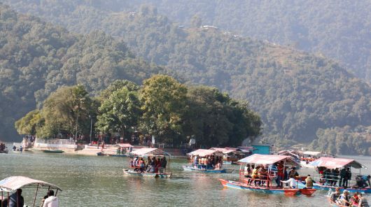 फेवातालमा डुंगा डुब्दा एक युवक वेपत्ता