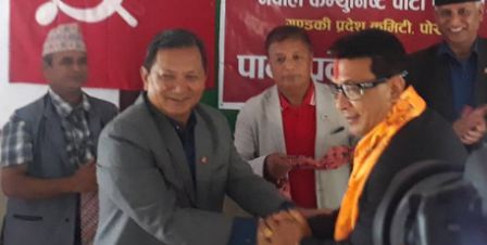 दीपक मनाङे नेकपामा प्रवेश