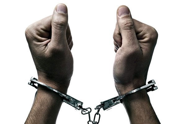 श्रीमान् कै हत्याराबाटै तीन लाख माग्ने महिला पक्राउ