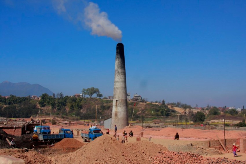 चन्द्रागिरी नगरपालिकालाई ५ दिनभित्र इँट्टाभट्टा हटाउन अल्टिमेटम