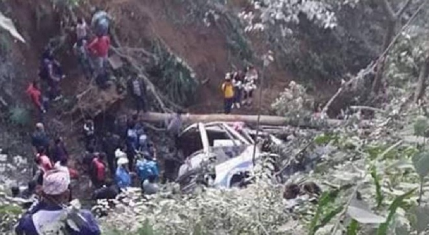 काभ्रेमा बस दुर्घटना हुँदा २५ जना घाइते