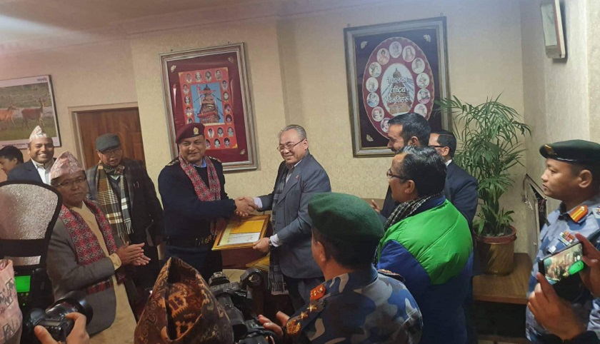 महानिरीक्षक सर्वेन्द्र खनाल पुरस्कृत