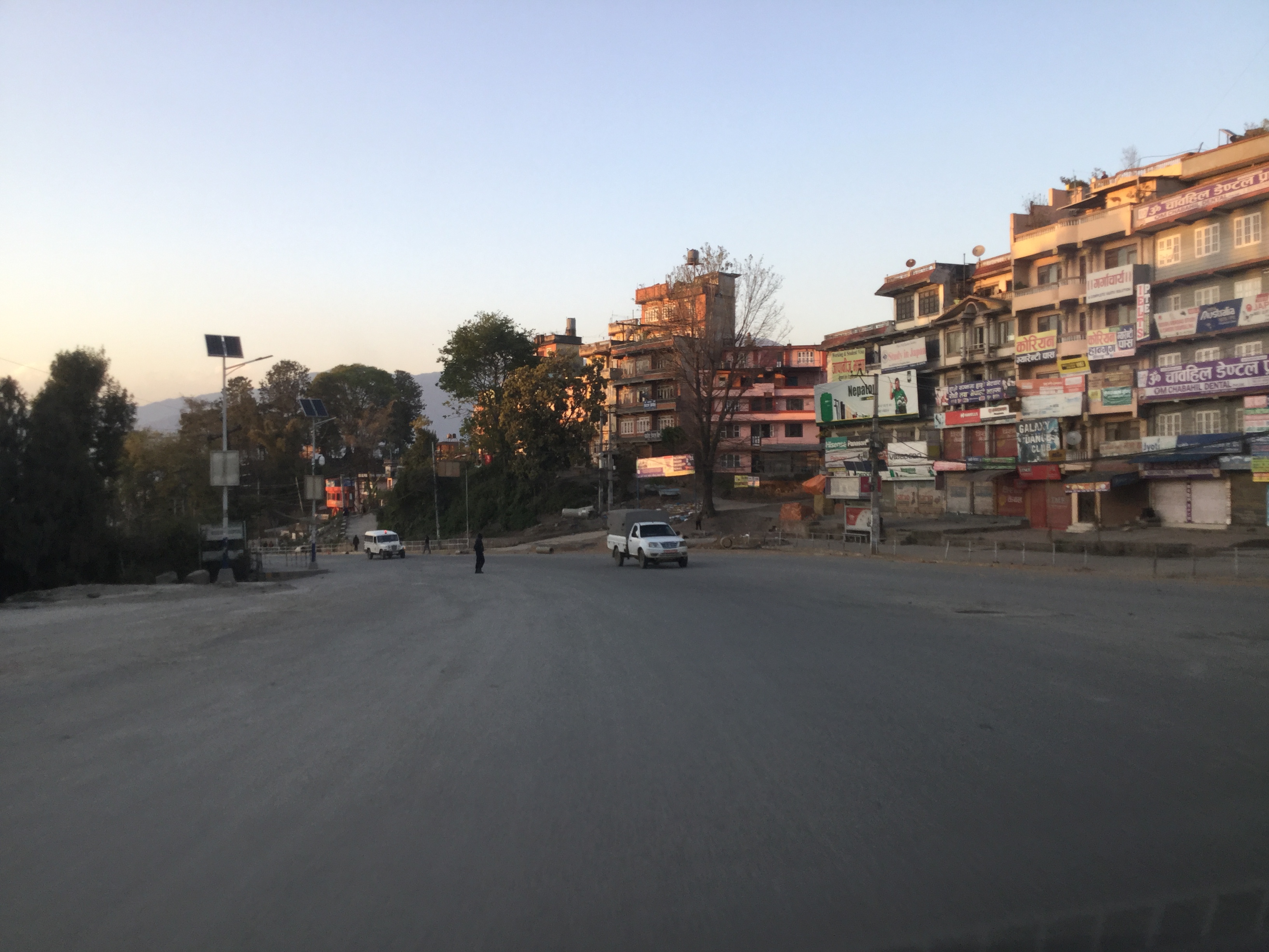 लकडाउनको पाँचौ दिन : यस्तो देखियो काठमाडौको सडक ( फोटो फिचर)