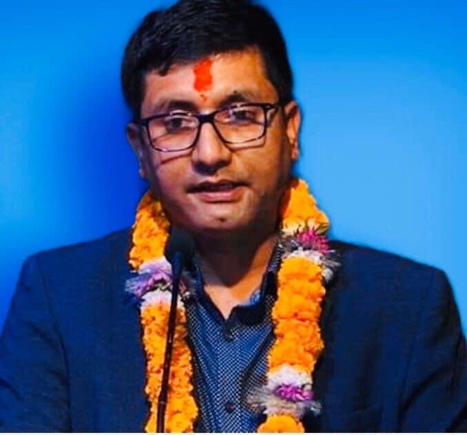 आचार्य र शिवाकोटीलाई लोकतन्त्र र पत्रकारिता पुरस्कार