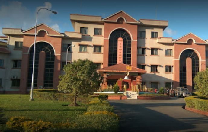 कोरोना संक्रमित सैनिक अधिकृतको शसस्त्र प्रहरीको अस्पतालमा उपचार हुँदै