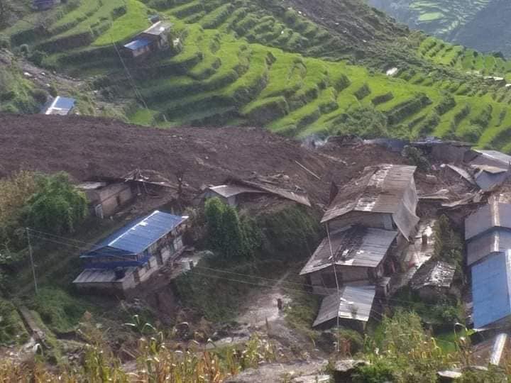 सिन्धुपाल्चोकको जुगल गाउँपालिकामा पहिरो जाँदा १३ जना बेपत्ता
