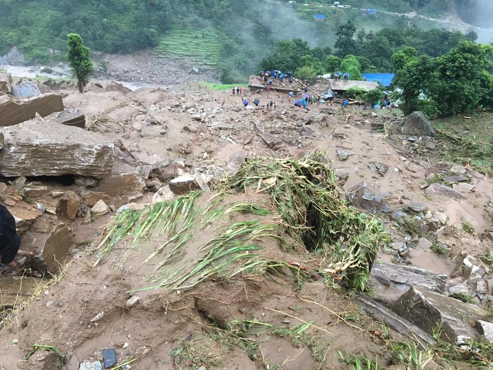 अपडेट : सिन्धुपाल्चोक पहिरोमा ११ शव भेटिए, अझै २० जना बेपत्ता