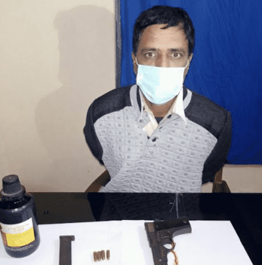 कलेज पढाउने शिक्षक गोली र पेस्तोलसहित पक्राउ