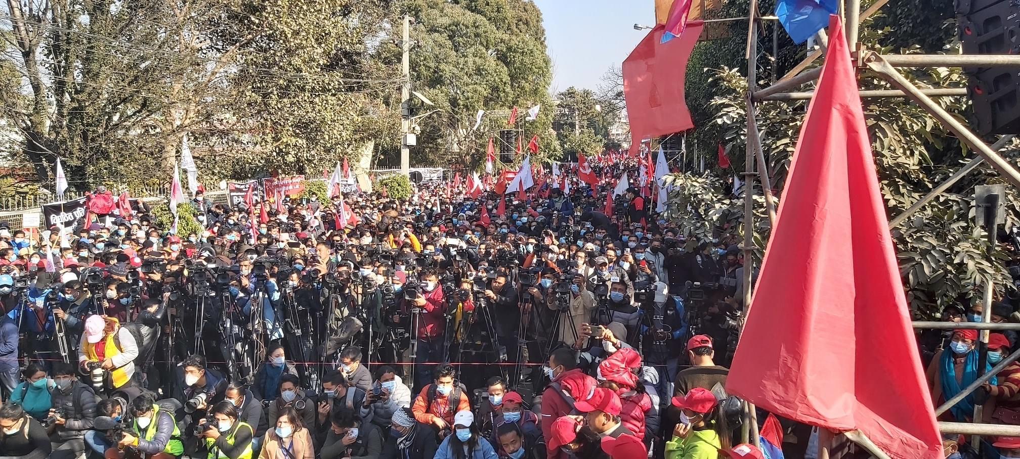 नेकपा (दाहाल-नेपाल)का नेताहरुले गरे ओलीको चर्को आलोचना