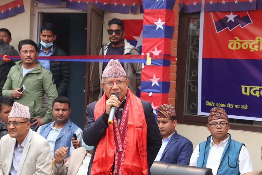 केपी ओलीले मलाई निकाल्ने हैसियत राख्दैनन– माधव नेपाल