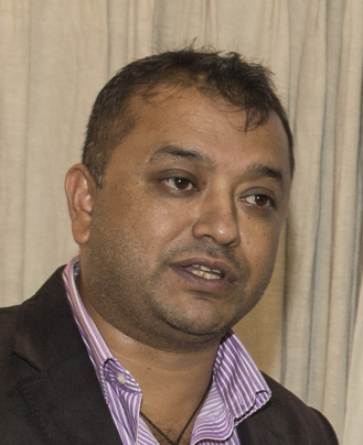गगन थापाको प्रधानमन्त्रीलाई प्रश्न : झलनाथ खनाललाई कुन कानुन अनुसार उपचार खर्च दिएको ?