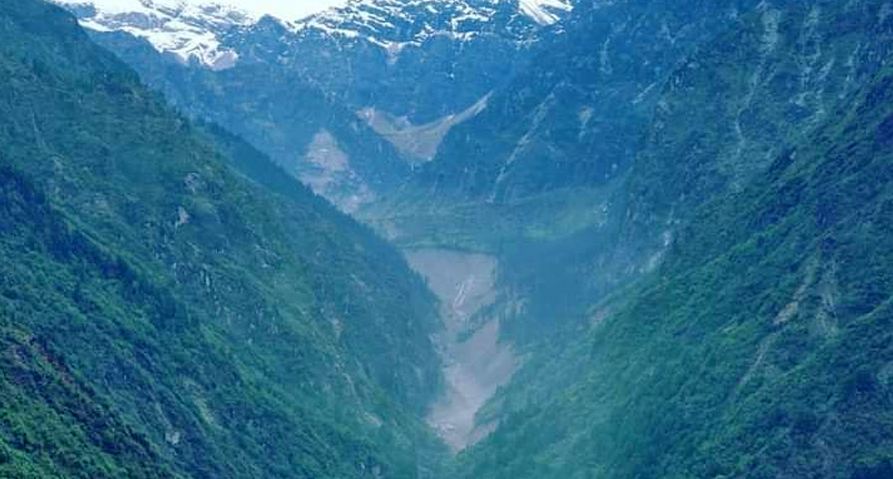 बाढीले हेलम्बुमा २३ जना बेपत्ता