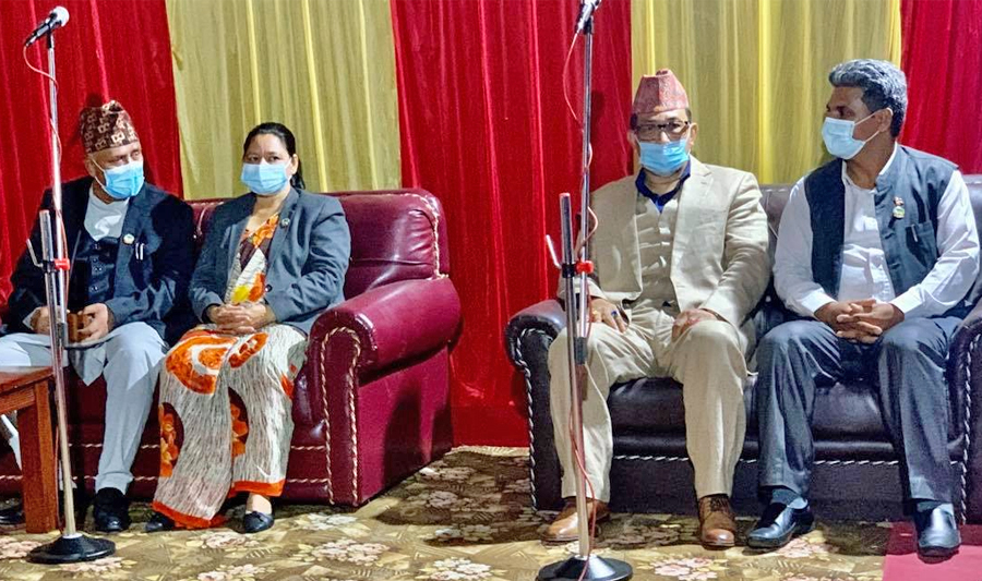 गण्डकीमा नवनियुक्त मुख्यमन्त्री कृष्णचन्द्रसहित ४ जना मन्त्रीले लिए सपथ