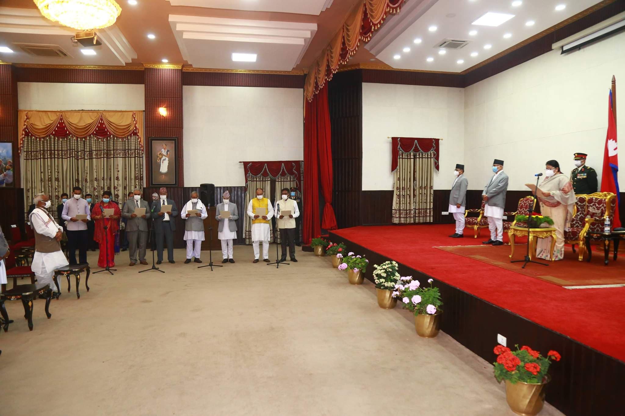 मन्त्रिपरिषद् पुनर्गठन, नवनियुक्त मन्त्रीले लिए सपथ