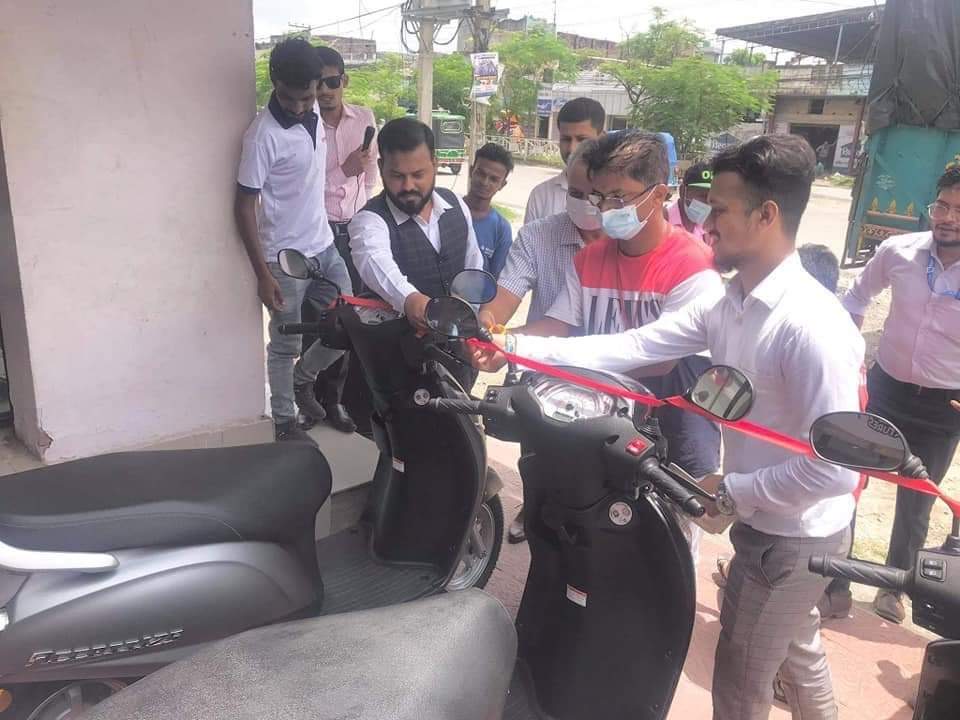 बिरगंजमा सुजुकी एक्सेस बिएस सिक्स मोटरसाइकलको बिक्रि सुभारम्भ