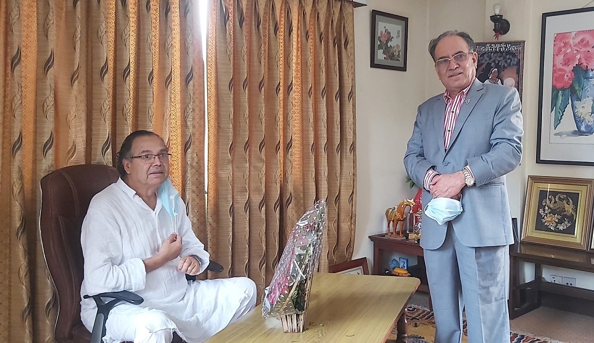 प्रचण्ड र झलनाथ खनालविच भेटवार्ता