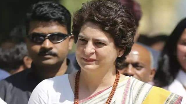 भारतीय कांग्रेस आईकी नेतृ प्रियङ्का गान्धि पक्राउ
