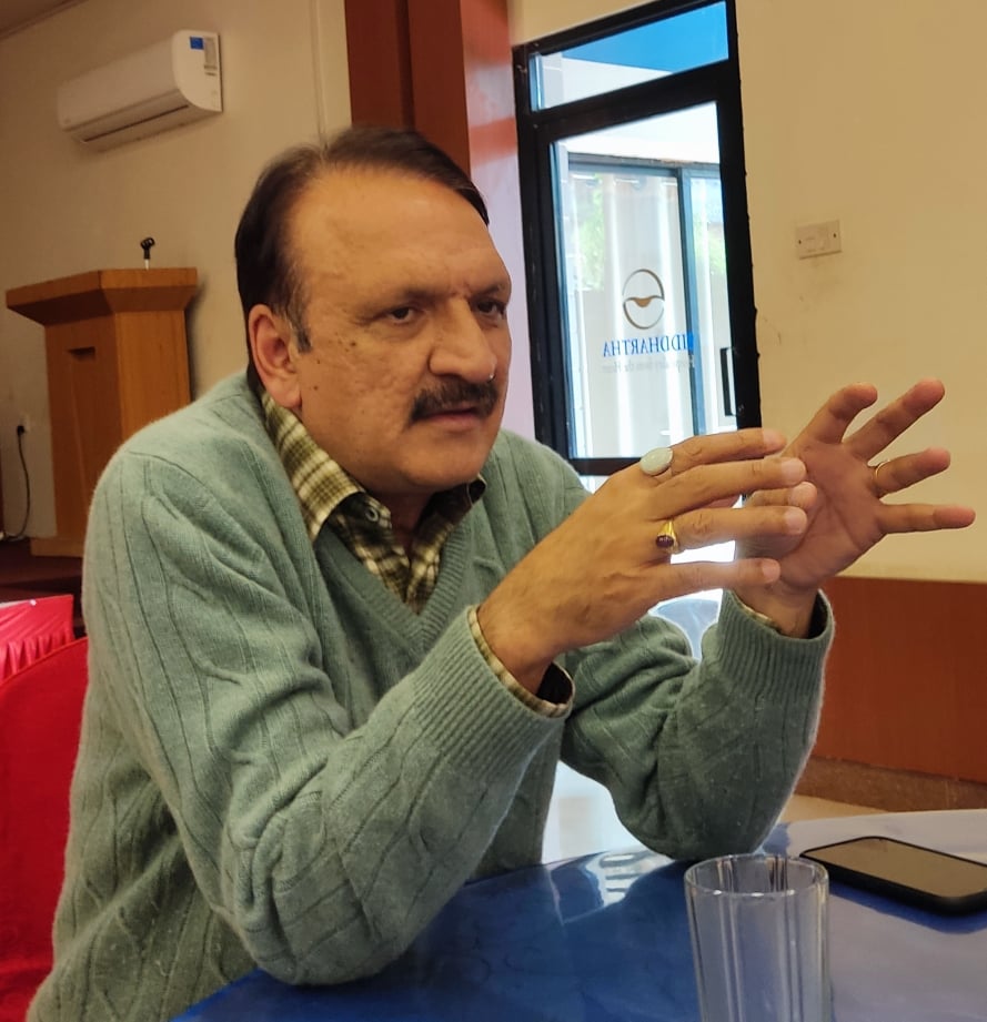 महामन्त्रीमा उठ्छु – डा.प्रकाशशरण महत