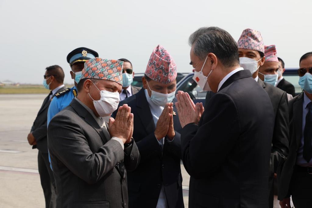 चिनियाँ विदेशमन्त्री स्वदेश फिर्ता