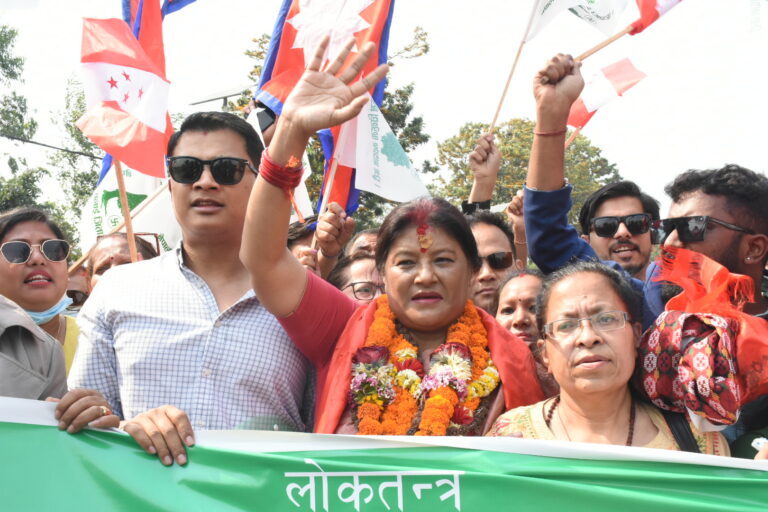 काठमाडौं महानगरको मेयरमा सिर्जना सिंहको उम्मेदवारी दर्ता