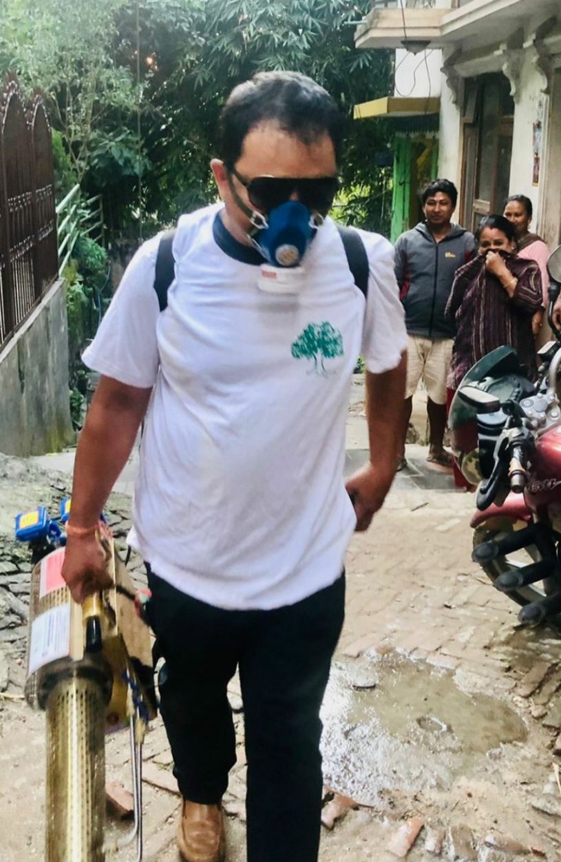 शब्द चित्र : दशैं माया मारेर लामखुट्टे मार्न हिडेको केटो !