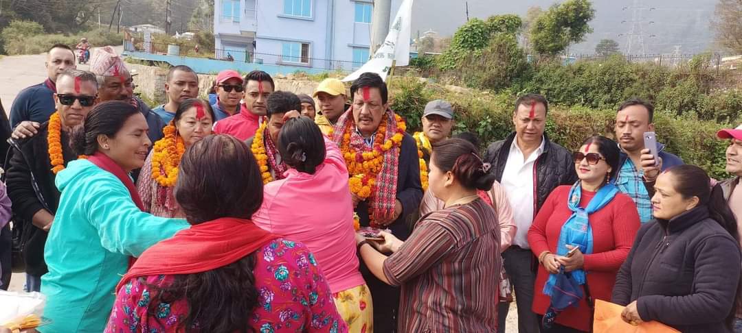 काठमाडौं क्षेत्र नं. १० मा राजन केसी घरदैलोमा व्यस्त