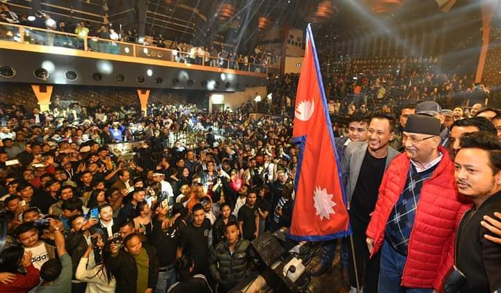 एमाले अध्यक्ष ओली मध्यरात ठमेलको क्लवमा किन पुगे ? (तस्वीरहरु सहित)