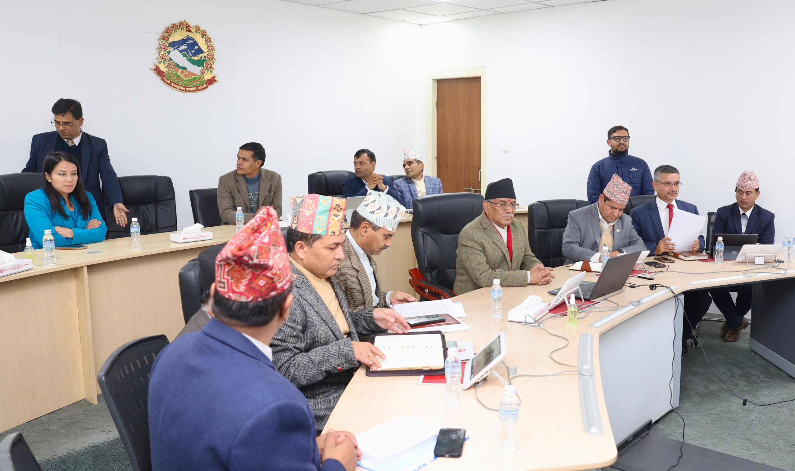 प्रधानमन्त्रीद्वारा नारायणगढ–बुटवल र मुग्लिन–पोखरा सडकको निरीक्षण