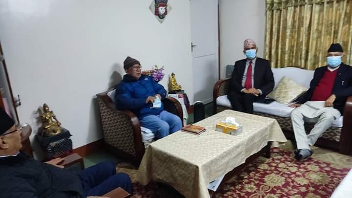 माधव नेपालको घरमा जव ओली झुल्किए . . .!