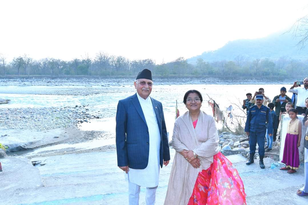 एमाले अध्यक्ष ओली डडेल्धुराको परशुराम धाममा (तस्वीरहरु)