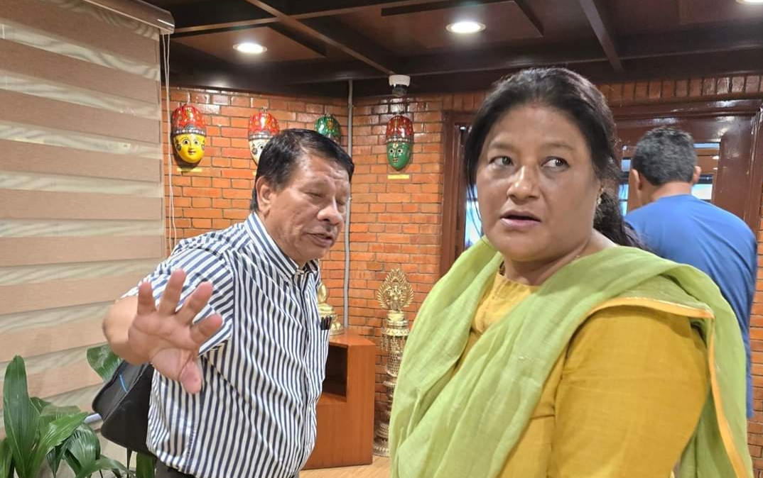 कांग्रेस नेता प्रकाशमान शिंह उपचारका लागी दिल्ली प्रस्तान