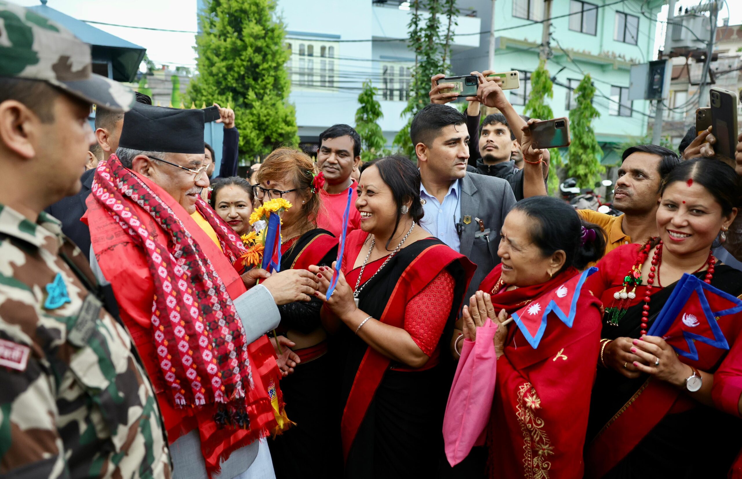 दाहालले छाडे वालुवाटार, खुमलटारमा भव्य स्वागत (तस्वीरहरु)