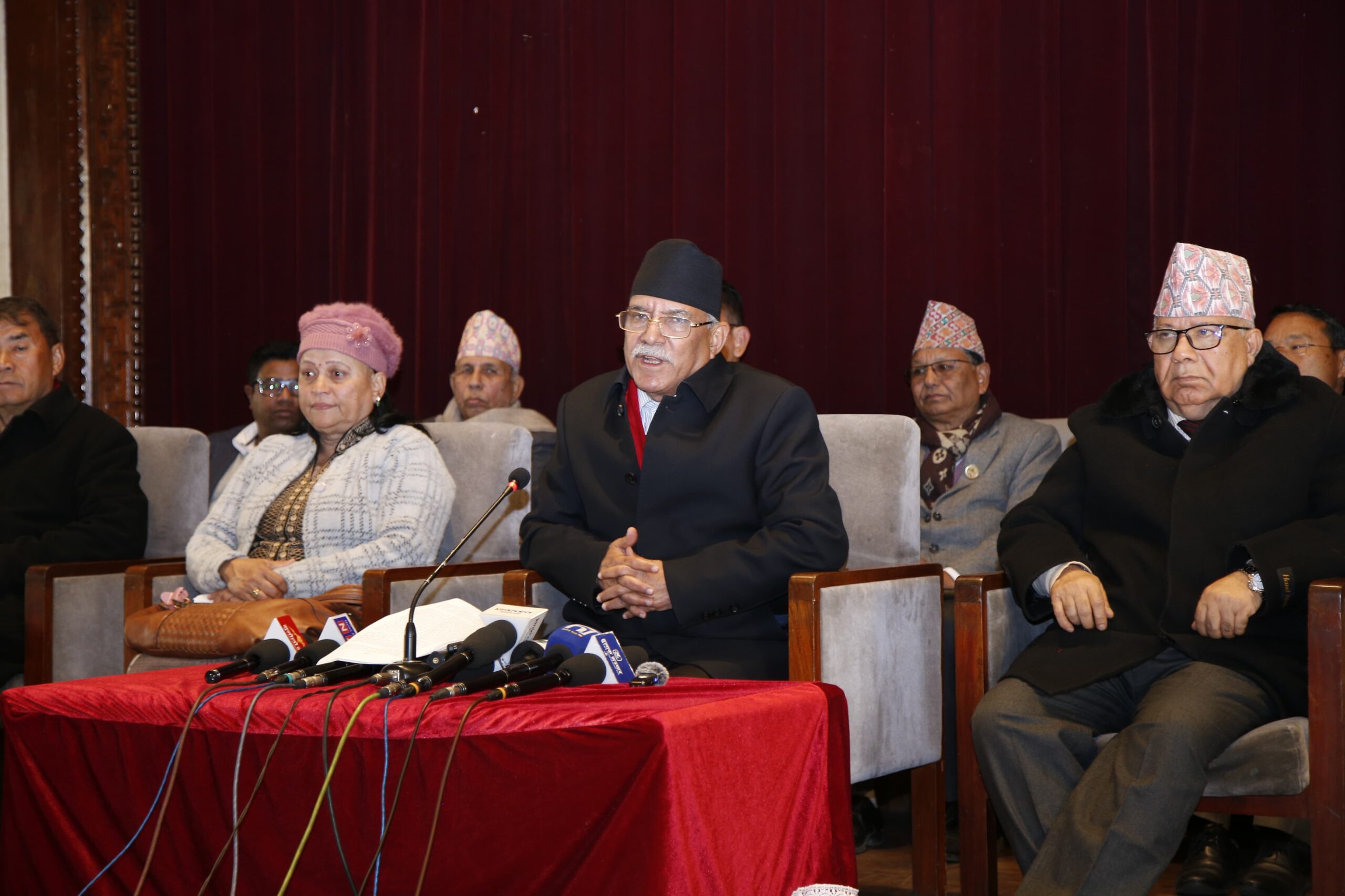 सरकारका निरंकुश शासन तर्फ अघि बढेको विपक्षी सात दलको आरोप