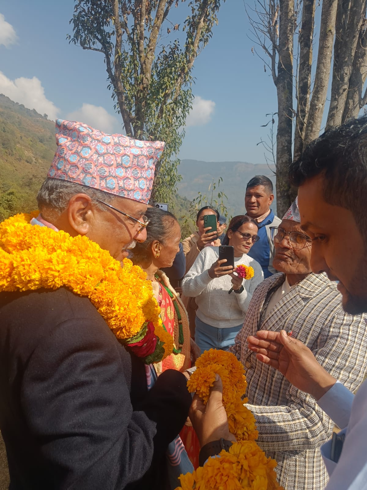 आफ्नै देशमा पौरख गरौं : अध्यक्ष प्रचण्ड