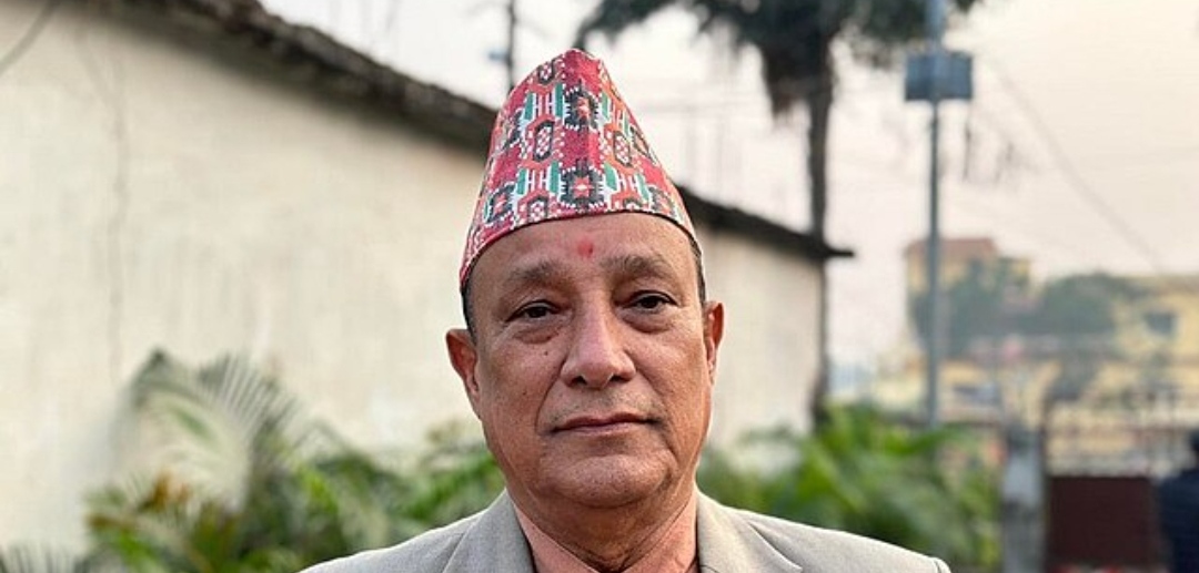 ‘नेता जति सबै चोर हुन’ भन्दै पूर्वमुख्यमन्त्री माथी मुक्का प्रहार