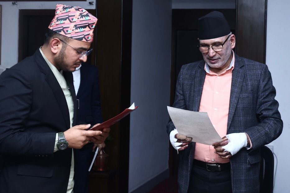बीमा प्राधिकरणका नवनियुक्त अध्यक्ष ओझाद्वारा सपथ ग्रहण