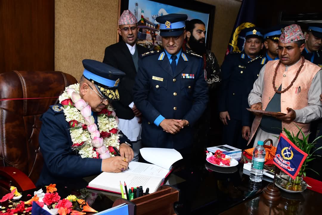 महानिरिक्षक दिपक थापाले गरे पदबहाली (तस्वीरहरु)