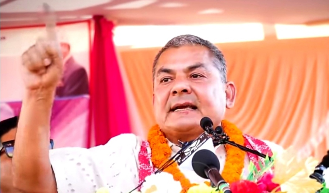 प्रसाईलाई नेपाल ल्याईदै, प्रहरीले किन भन्यो पक्राउ परेका छैनन् ?