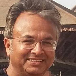 पत्रकार विजयकुमार लेख्छन : सडक कब्जा गर्ने आदेश , प्रधानमंत्री पदको गरिमा खसाल्ने काम