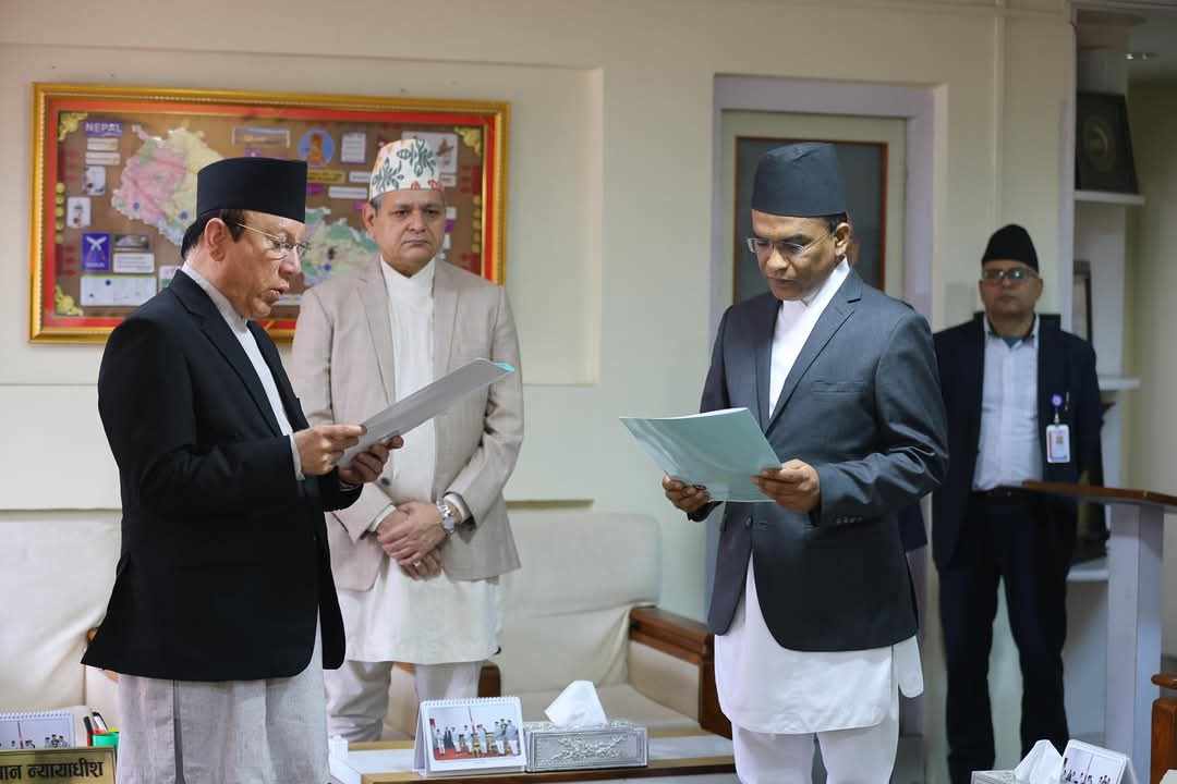 नवनियुक्त गभर्नर पौडेलले लिए पद तथा गोपनीयताको सपथ