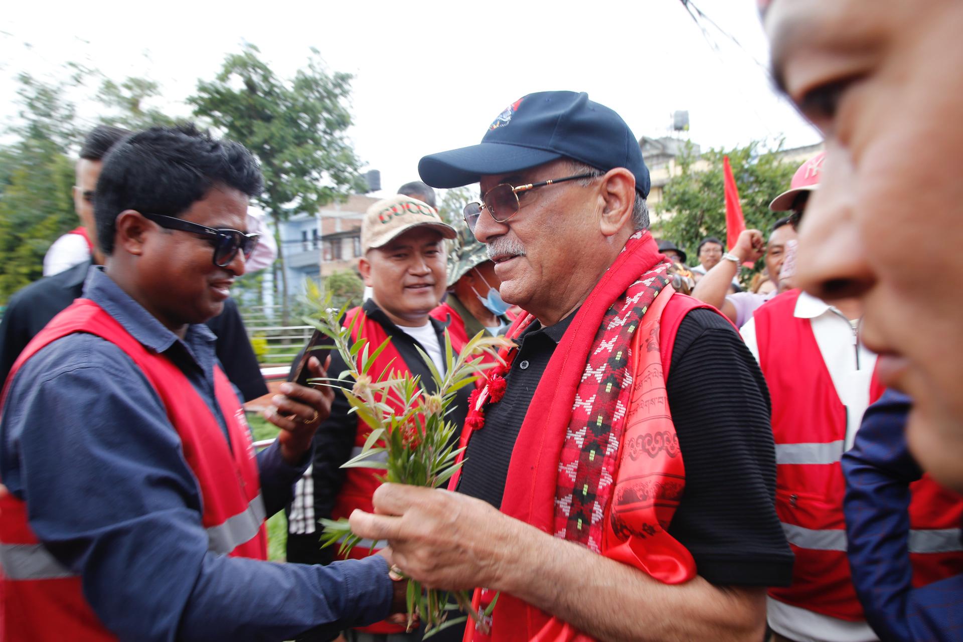 अध्यक्ष प्रचण्डद्वारा  भ्रष्टाचारविरुद्ध सडक संघर्षको चेतावनी
