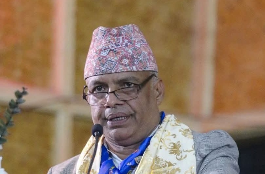 विनोद चौधरी विरुद्ध गुरुराज घिमिरेको आठ बुँधे आलोचना