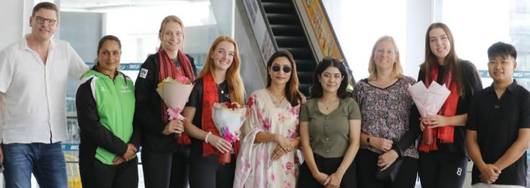 नेदरल्याण्ड्सका डानिक आर्डेमा, कर्स्टेन वेसेल्स र रोमी महिला भलिबल लिगको लागि नेपाल आइपुगे