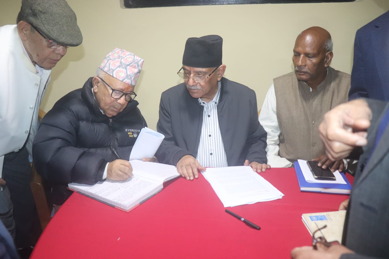 सात दलले गरे माओवादीसंग एकता सहमति