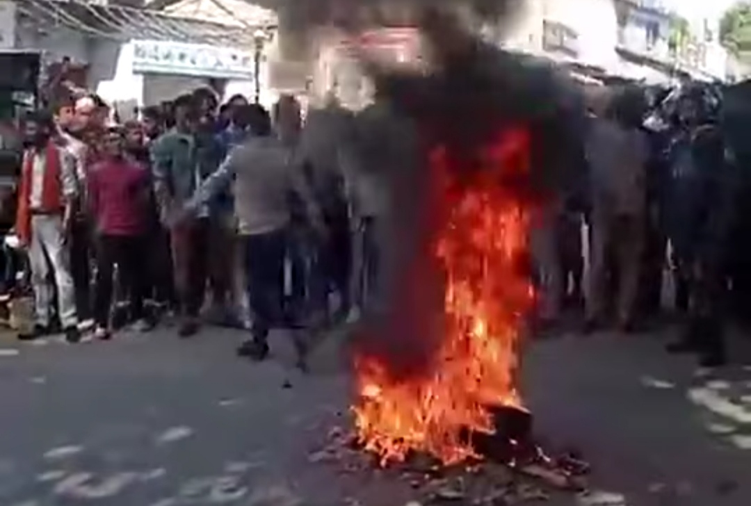 सिमरामा तनाव उत्पन्न भए पछि  स्थानीय प्रशासनद्वारा कर्फ्यू आदेश