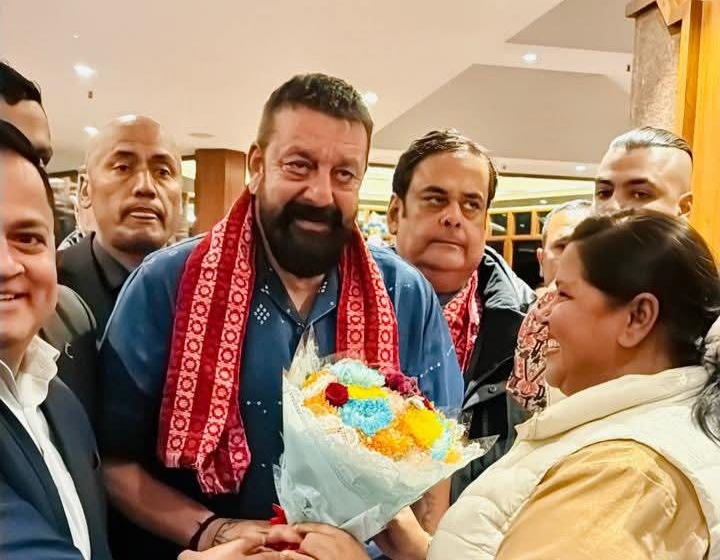 काठमाडौंमा व्यस्त संजय दत्त (तस्वीरहरु)