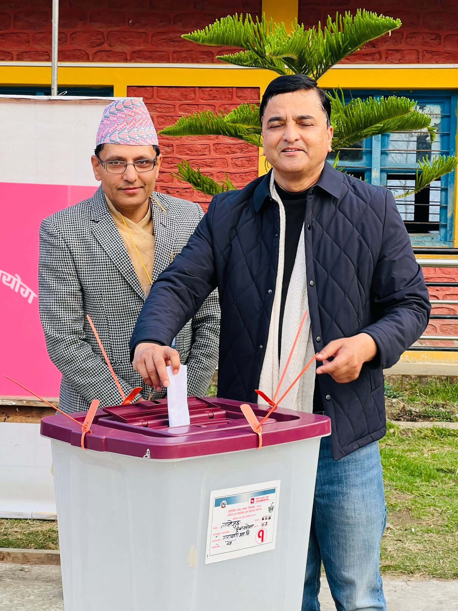 देशभर मतदानमा उत्साह (तस्वीरहरू)