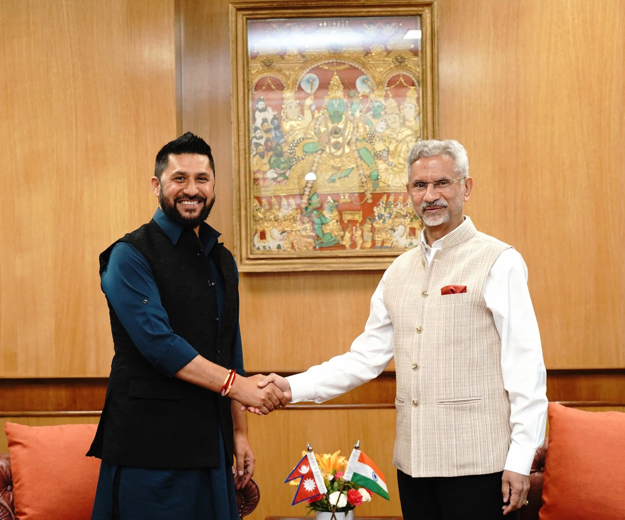 रवि लामिछानेसंगको भेटवारे जयशंकरले भने – विकास र समृद्धि प्रवर्द्धनमा महत्त्वपूर्ण