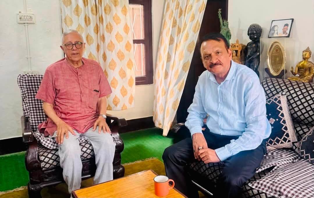 कोइराला निवासमा शेखर – महत भेट